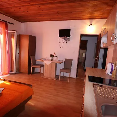 Studio Uvala Vela Stiniva 14511d Апартаменты Елса